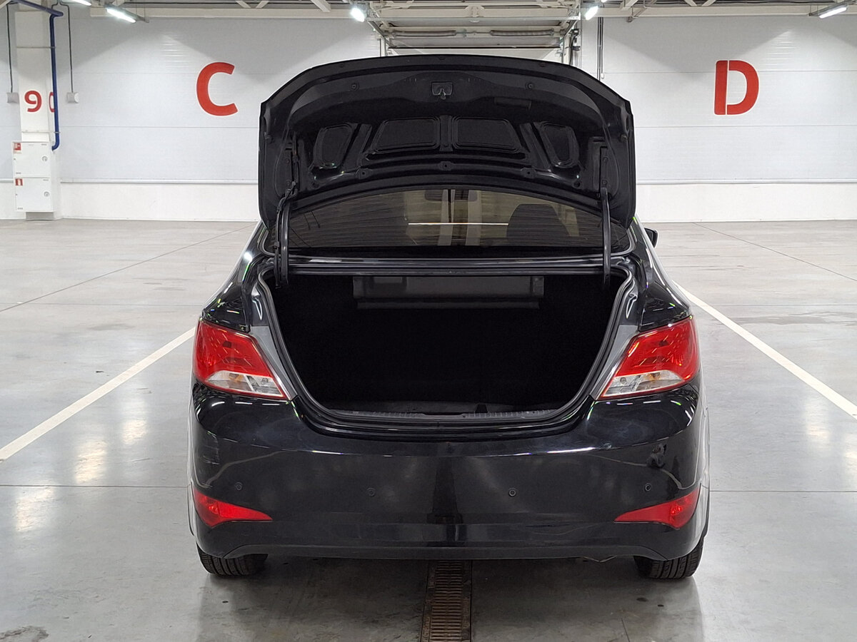 Hyundai Solaris с пробегом — 2015 год. Фото: #9