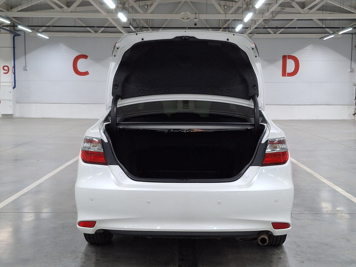 Toyota Camry с пробегом — 2015 год. Фото: #9