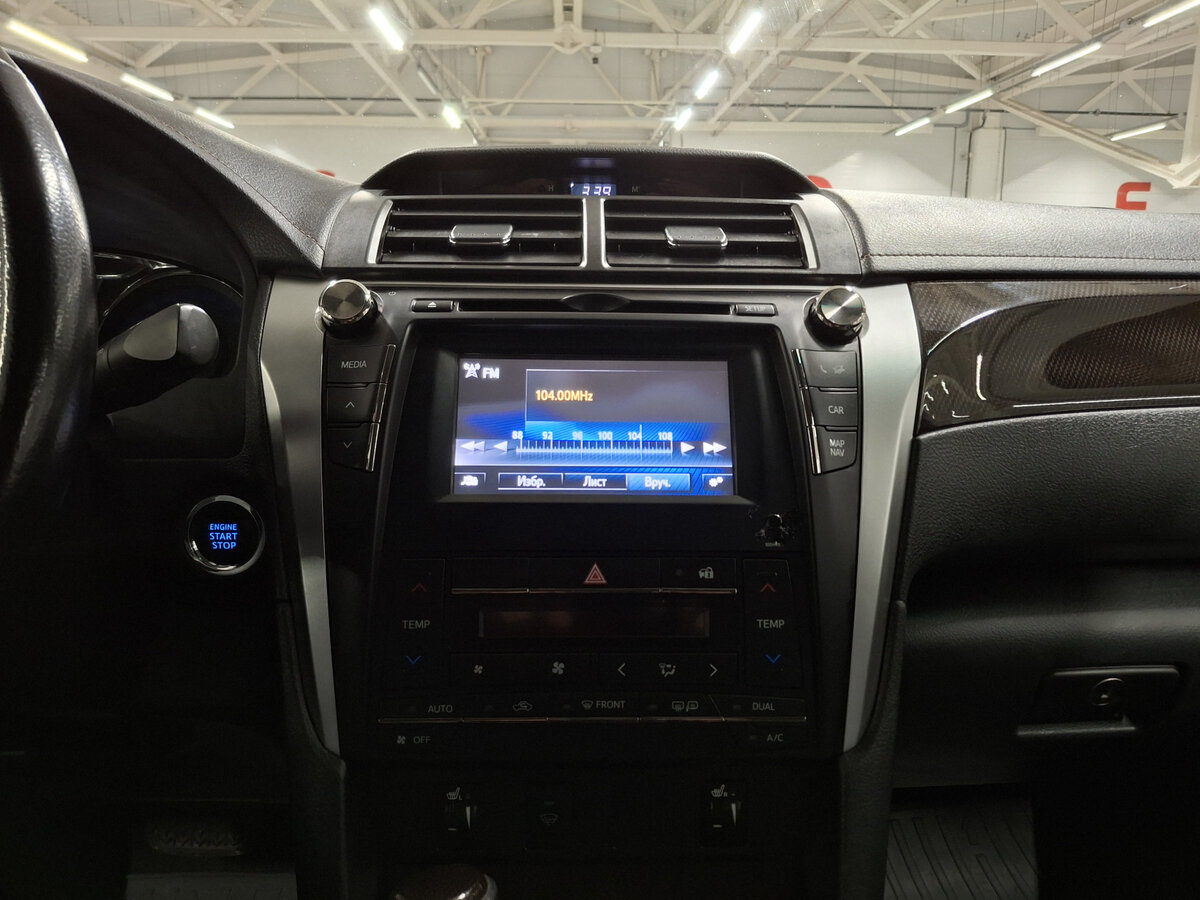 Toyota Camry с пробегом — 2015 год. Фото: #14