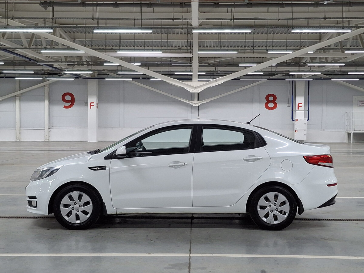 Kia Rio с пробегом — 2015 год. Фото: #7