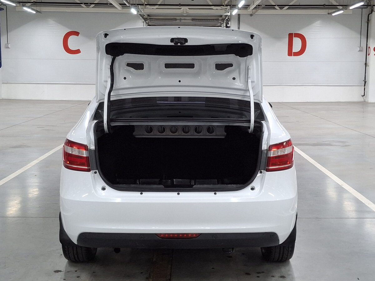 Lada (ВАЗ) Vesta с пробегом — 2017 год. Фото: #9