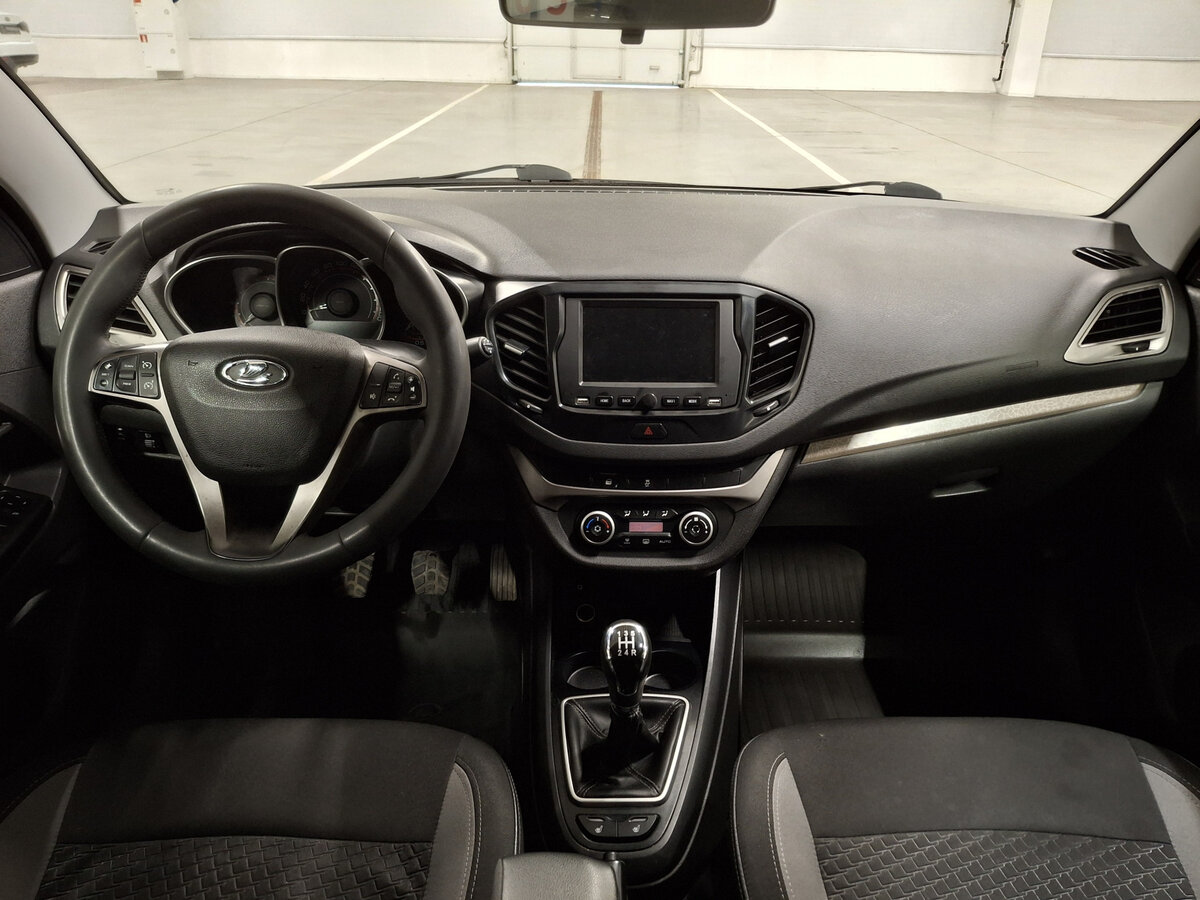 Lada (ВАЗ) Vesta с пробегом — 2017 год. Фото: #13