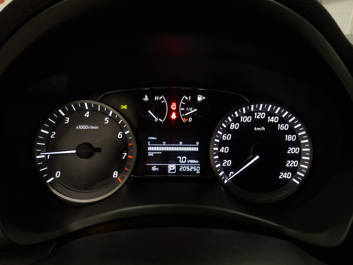 Nissan Sentra с пробегом — 2014 год. Фото: #12