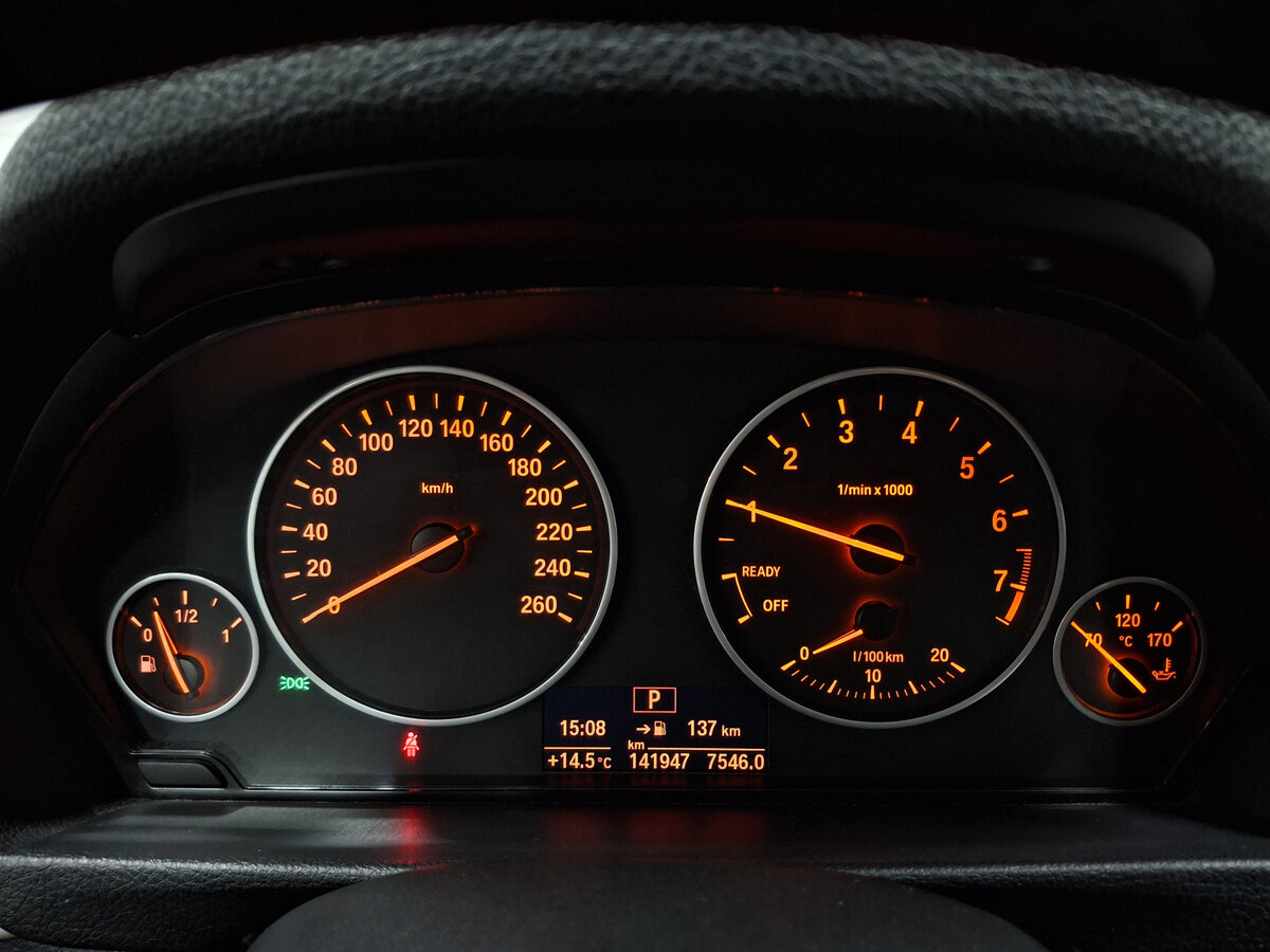 BMW 3 серии с пробегом — 2015 год. Фото: #11