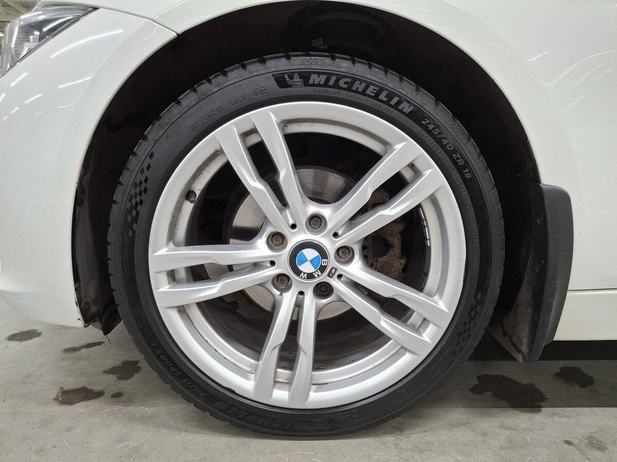 BMW 3 серии с пробегом — 2015 год. Фото: #16