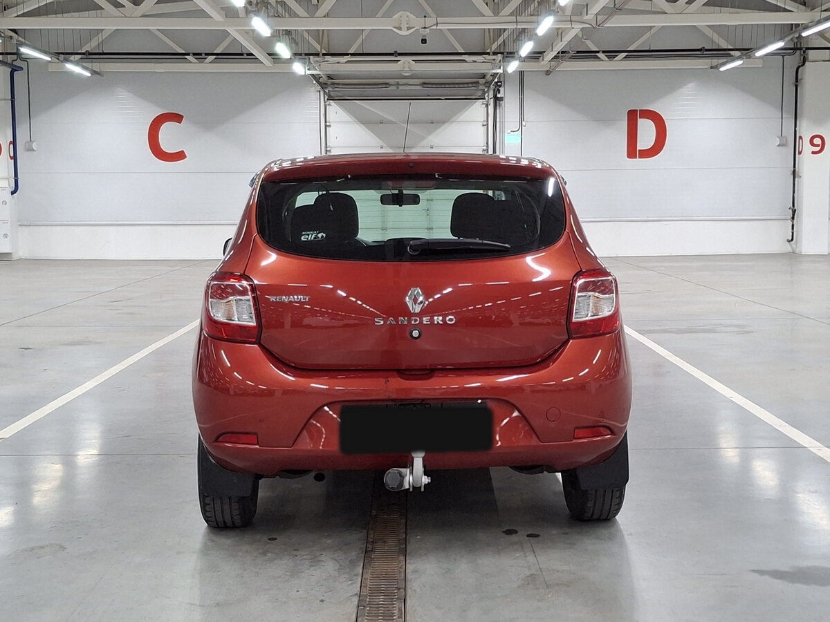 Renault Sandero с пробегом — 2017 год. Фото: #5