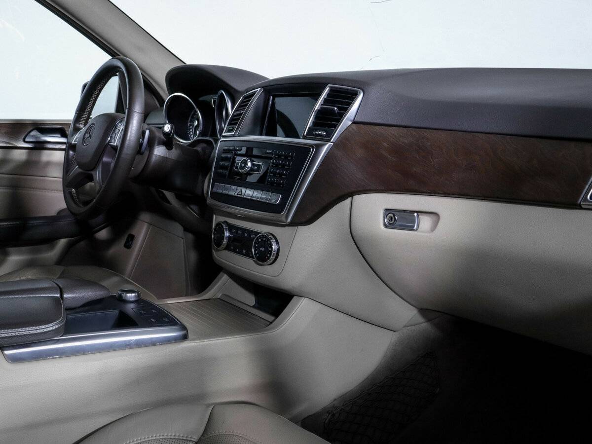 Mercedes-Benz M-Класс с пробегом — 2012 год. Фото: #6