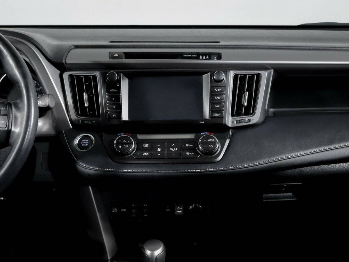 Toyota RAV4 с пробегом — 2018 год. Фото: #12