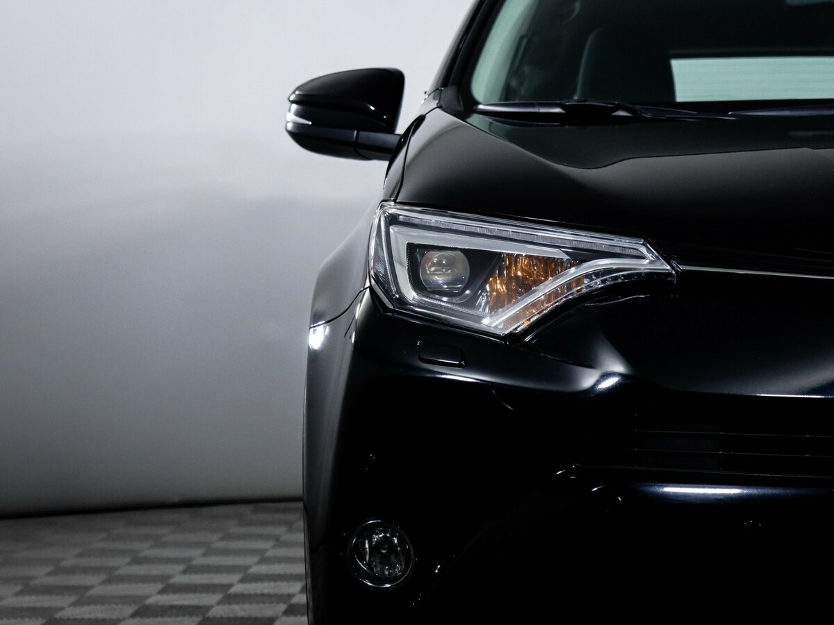 Toyota RAV4 с пробегом — 2018 год. Фото: #17