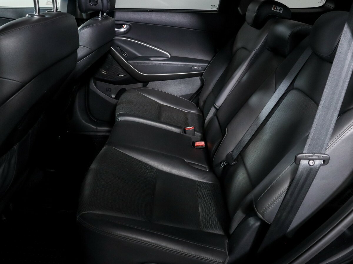 Hyundai Santa Fe с пробегом — 2017 год. Фото: #9