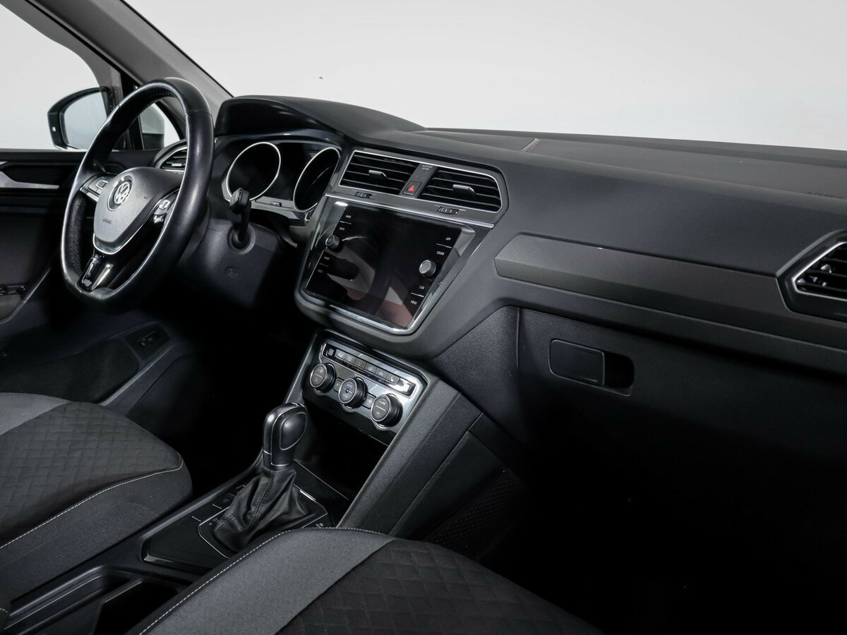 Volkswagen Tiguan с пробегом — 2018 год. Фото: #8