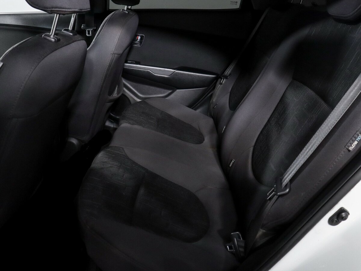 Kia Rio с пробегом — 2013 год. Фото: #7