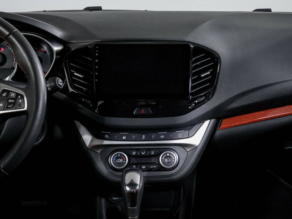 Lada (ВАЗ) Vesta с пробегом — 2020 год. Фото: #10