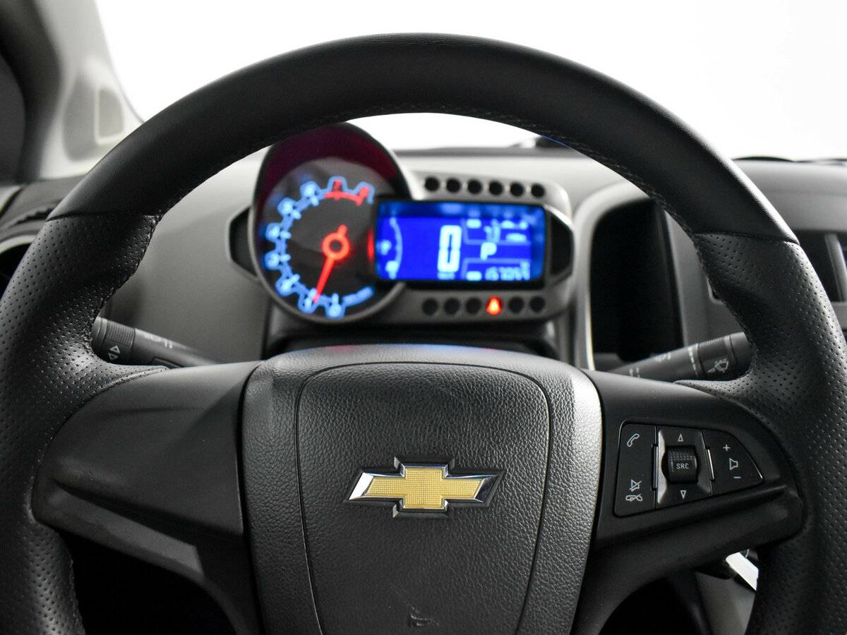 Chevrolet Aveo с пробегом — 2014 год. Фото: #13