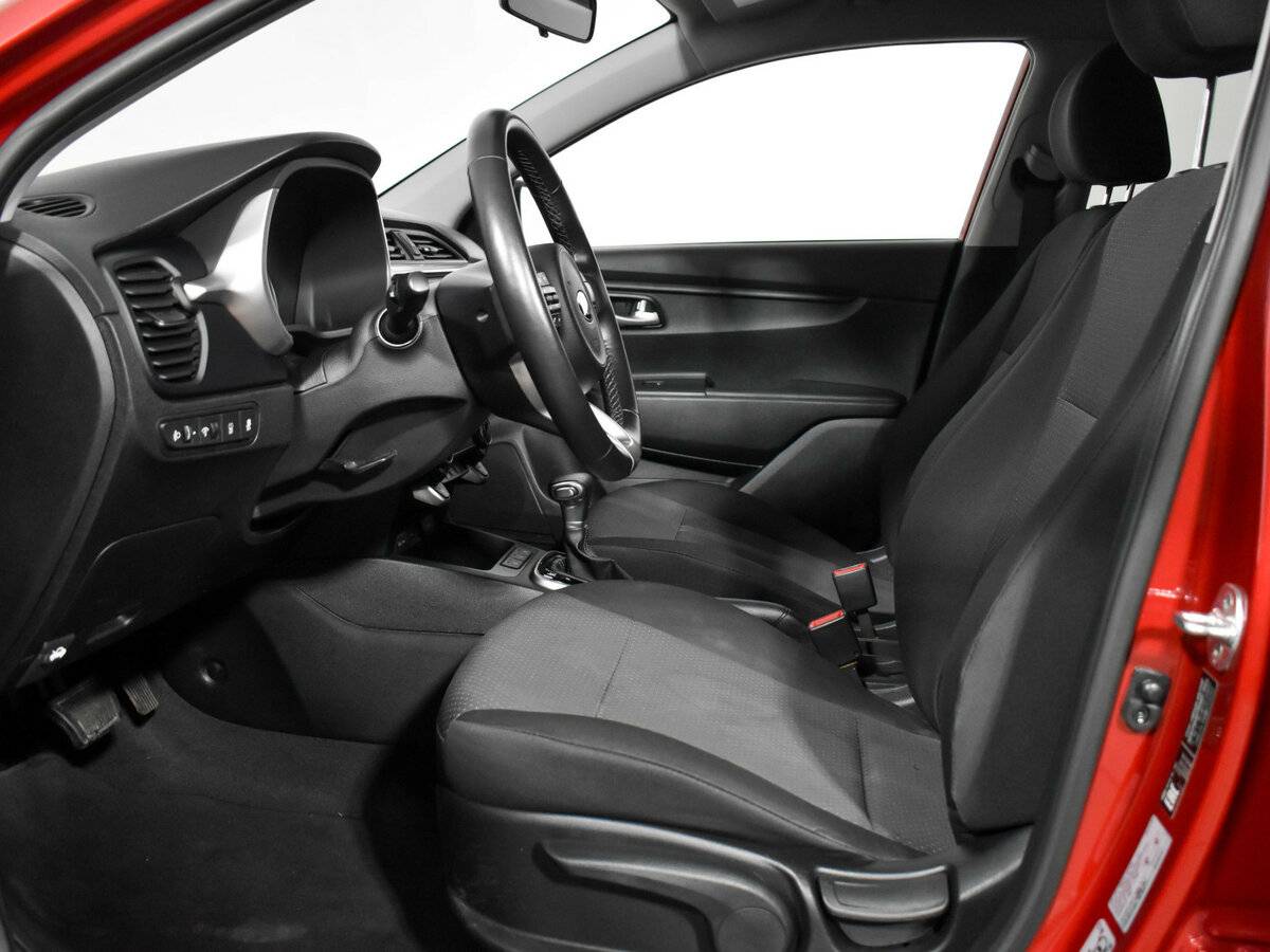 Kia Rio с пробегом — 2021 год. Фото: #9