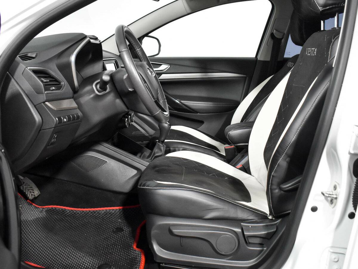 Lada (ВАЗ) Vesta с пробегом — 2023 год. Фото: #10