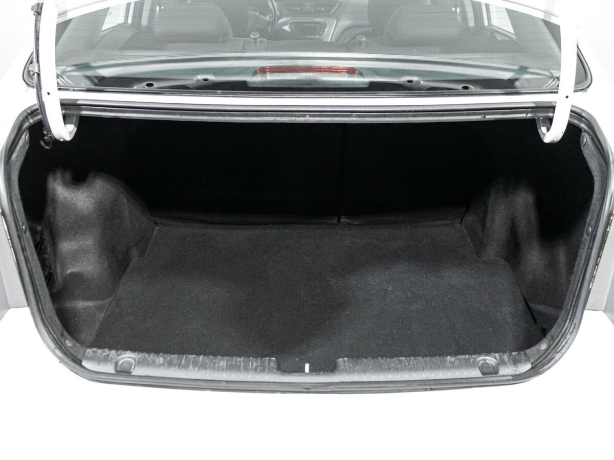 Kia Rio с пробегом — 2013 год. Фото: #13