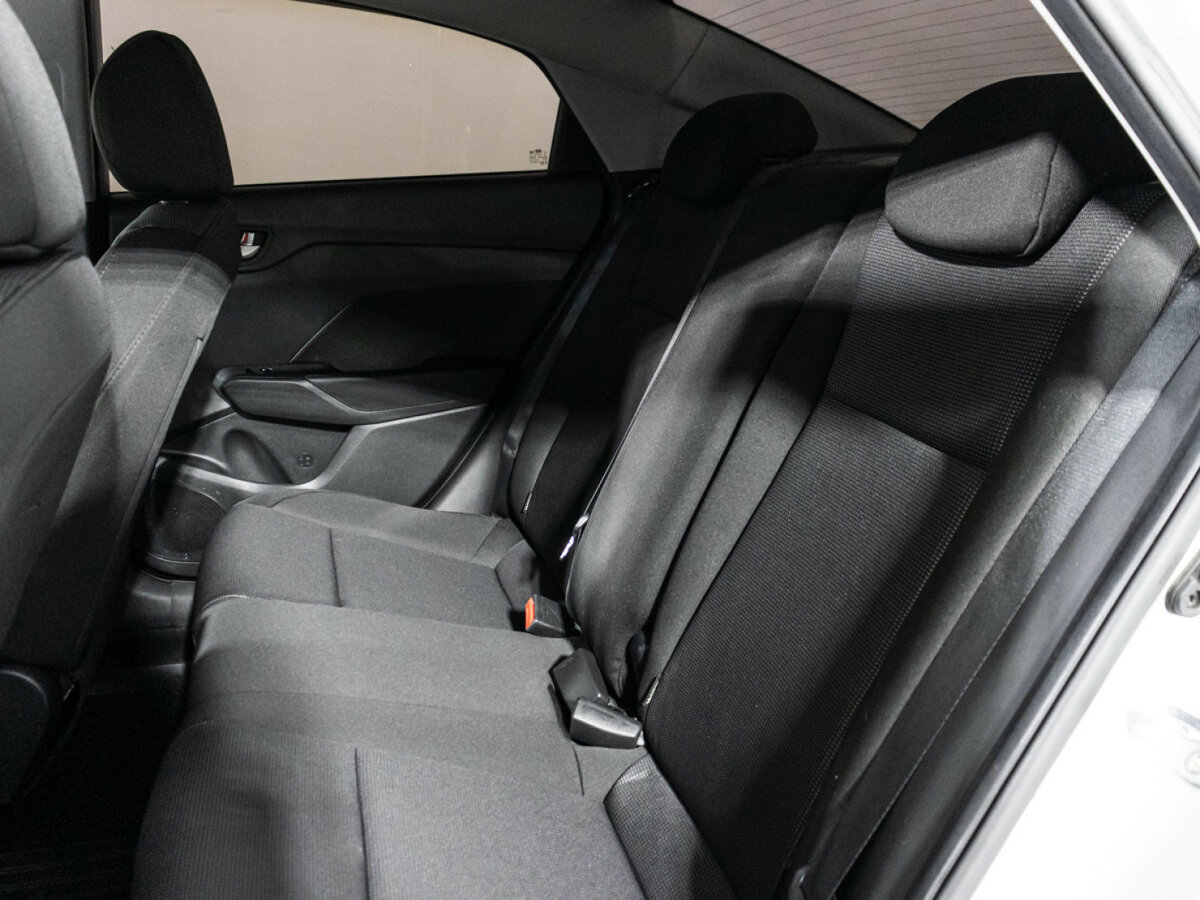 Hyundai Solaris с пробегом — 2019 год. Фото: #9