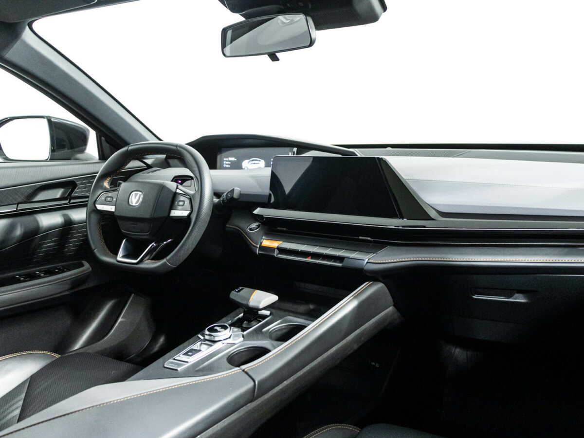 Changan UNI-V с пробегом — 2023 год. Фото: #8