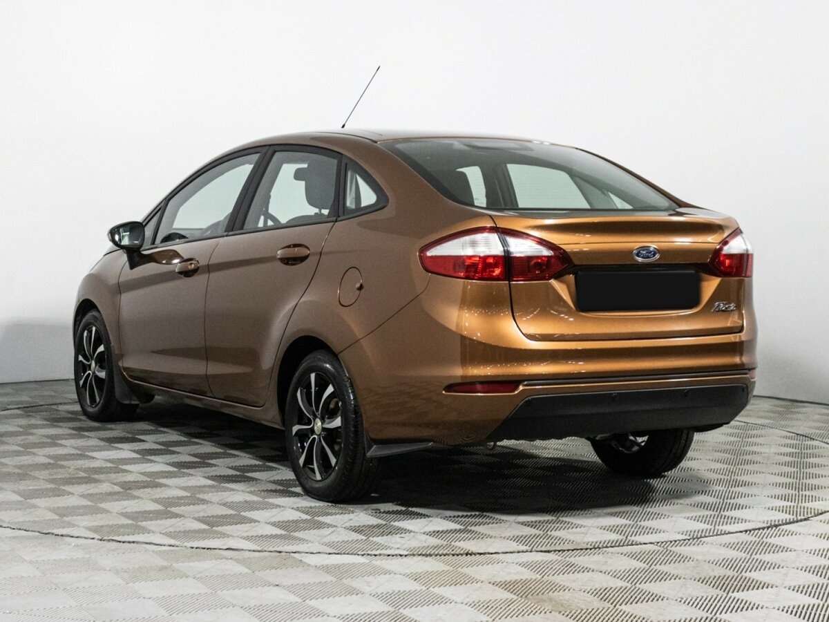 Ford Fiesta с пробегом — 2016 год. Фото: #6