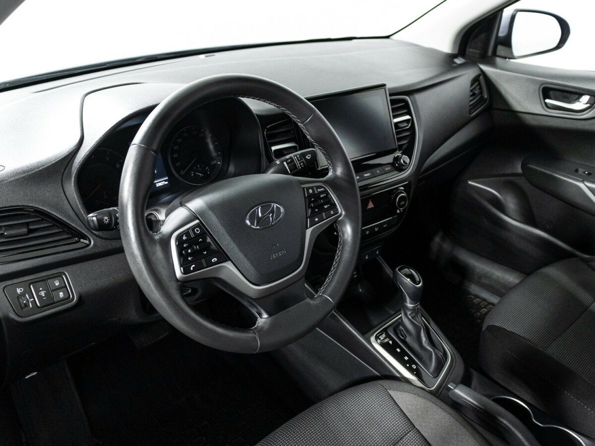 Hyundai Solaris с пробегом — 2020 год. Фото: #9