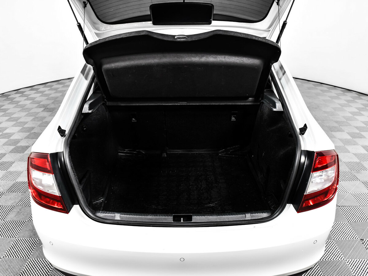 Skoda Rapid с пробегом — 2018 год. Фото: #10