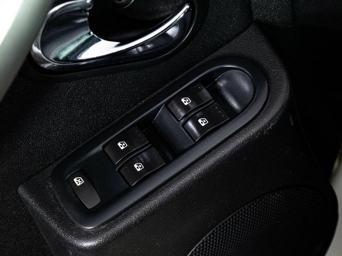 Nissan Terrano с пробегом — 2014 год. Фото: #10