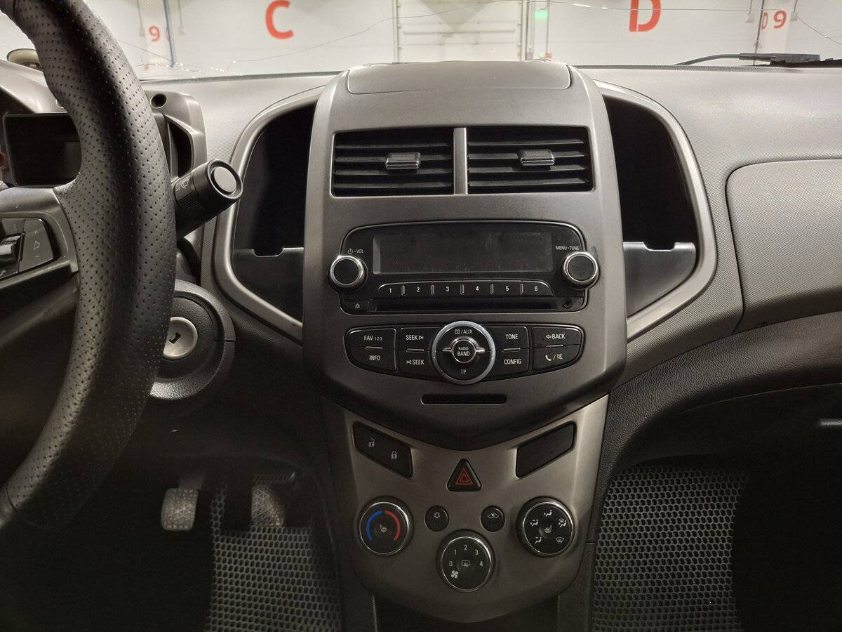 Chevrolet Aveo с пробегом — 2012 год. Фото: #14