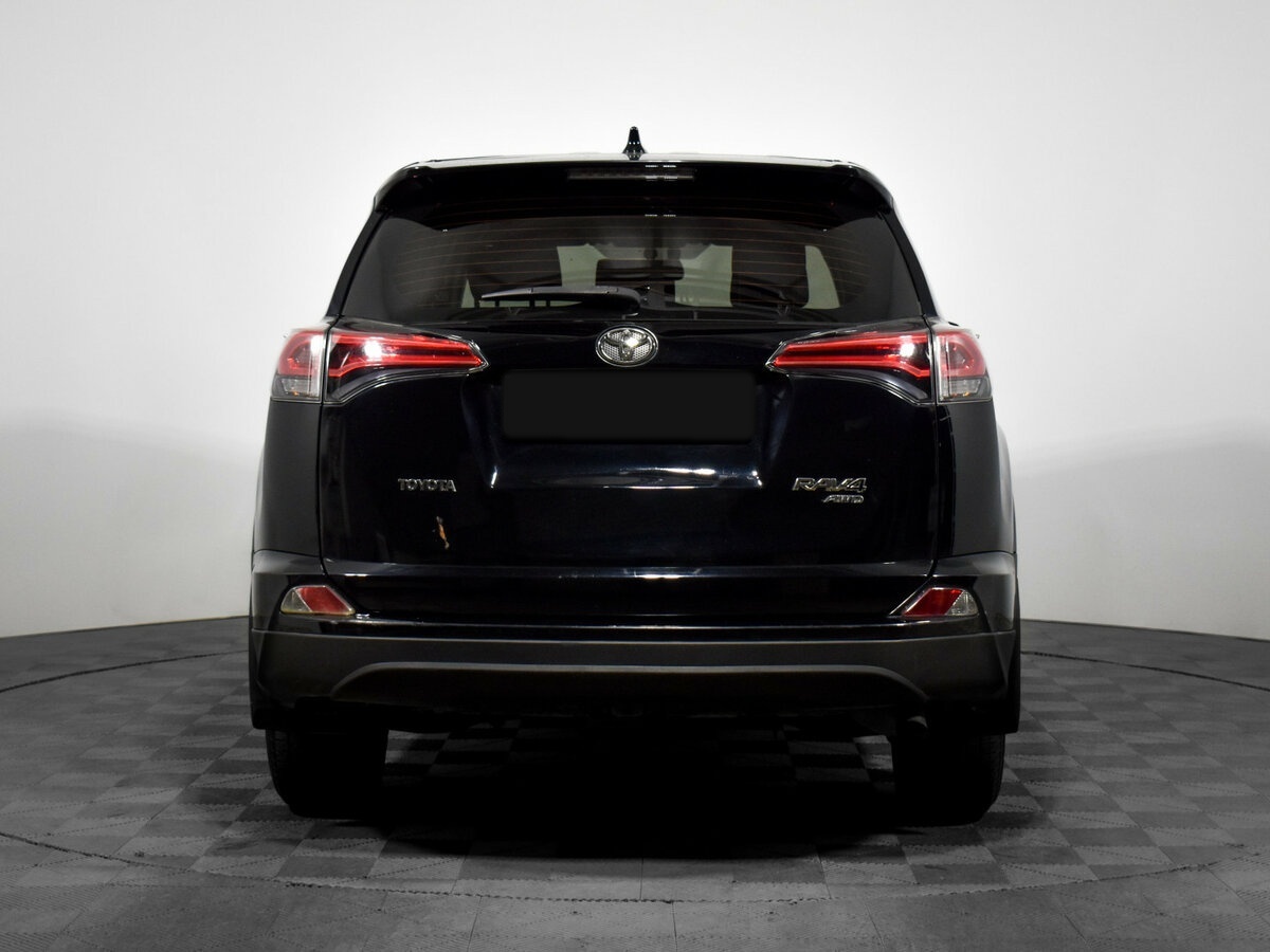 Toyota RAV4 с пробегом — 2018 год. Фото: #5