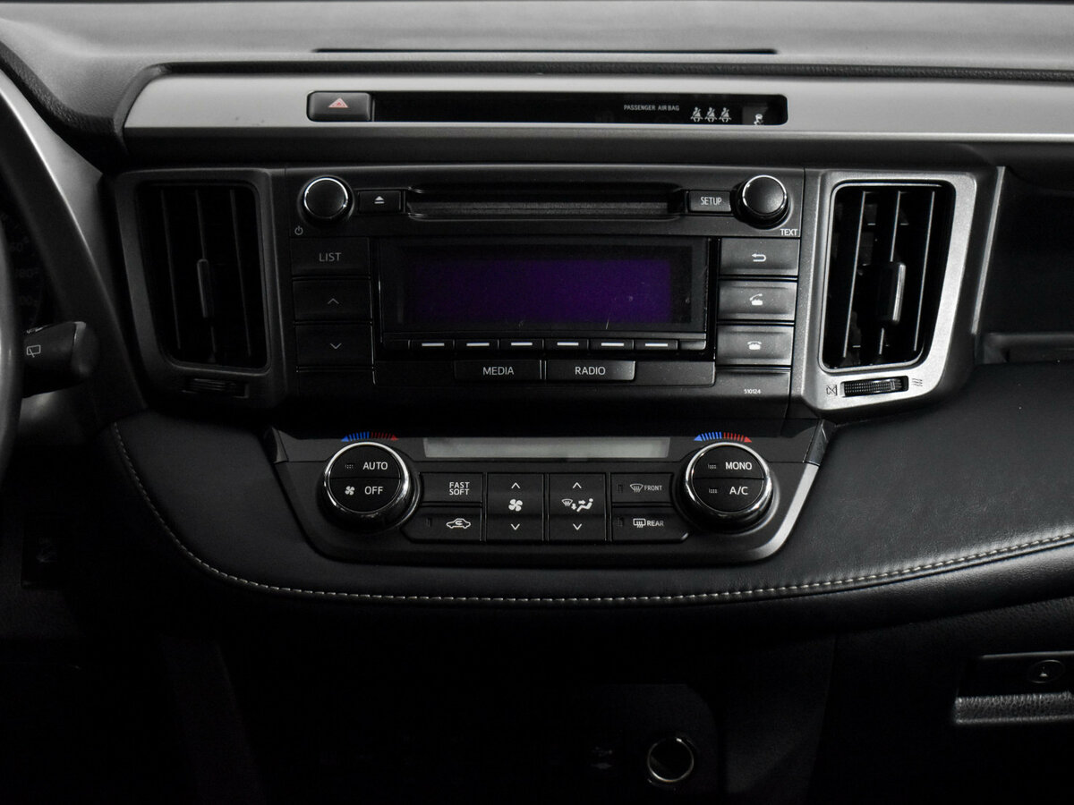 Toyota RAV4 с пробегом — 2018 год. Фото: #12