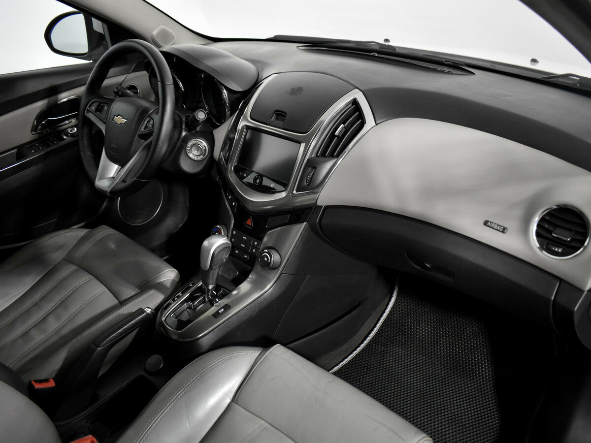 Chevrolet Cruze с пробегом — 2013 год. Фото: #9