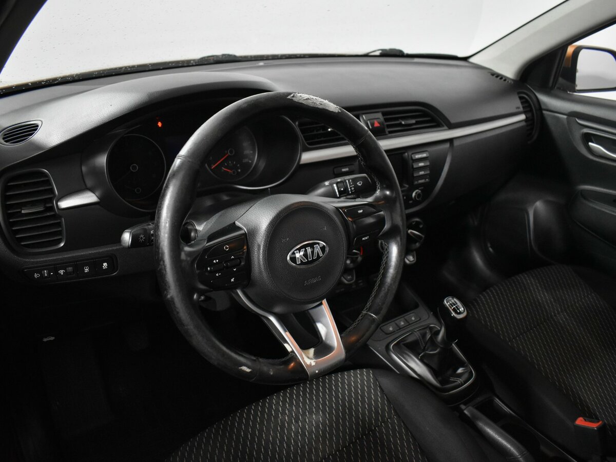 Kia Rio с пробегом — 2017 год. Фото: #8