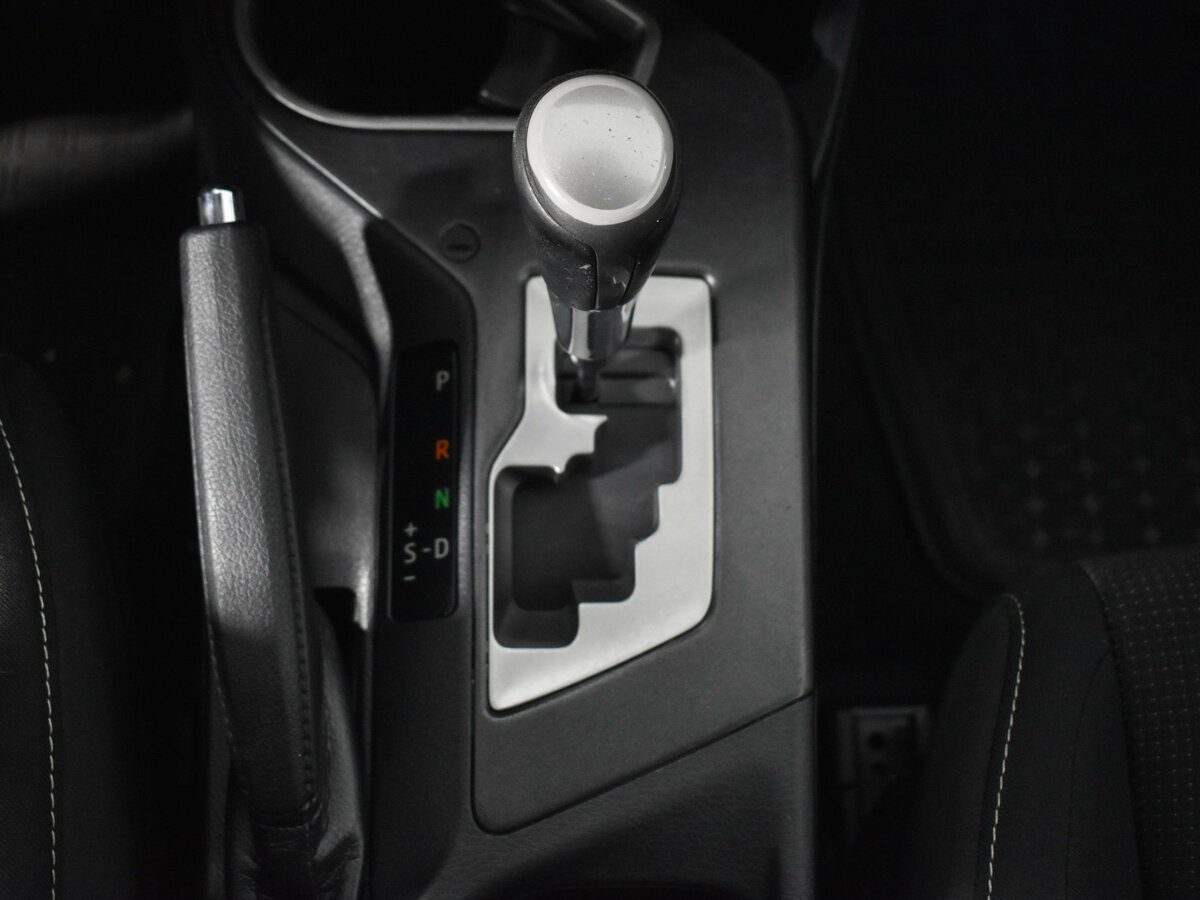 Toyota RAV4 с пробегом — 2018 год. Фото: #8