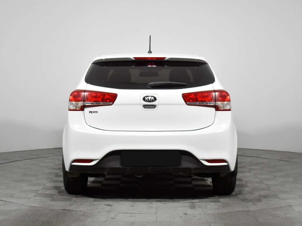 Kia Rio с пробегом — 2016 год. Фото: #5