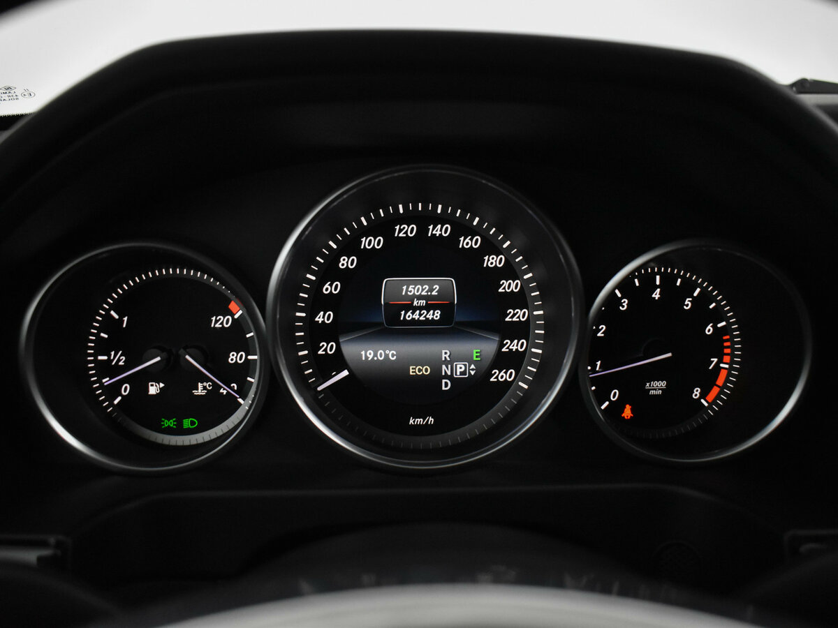 Mercedes-Benz E-Класс с пробегом — 2014 год. Фото: #14