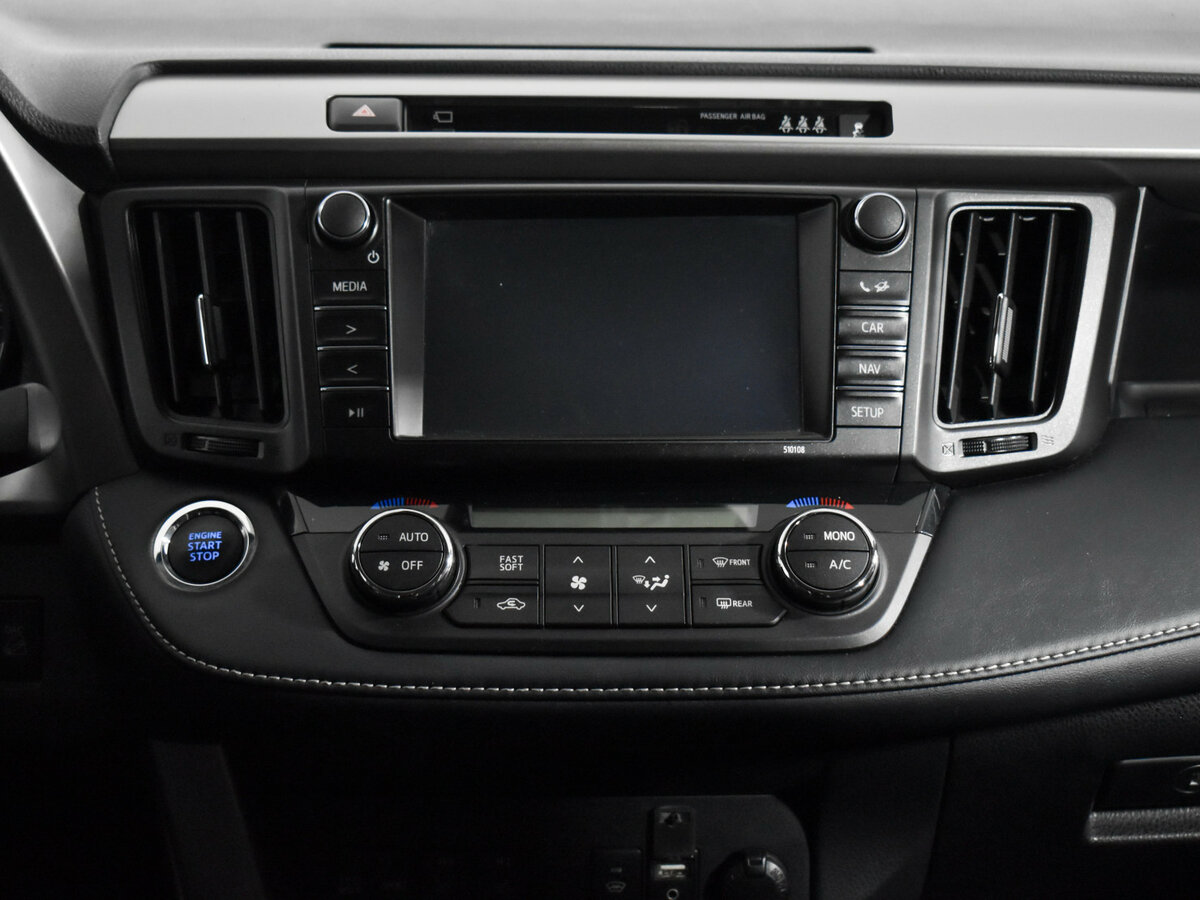 Toyota RAV4 с пробегом — 2017 год. Фото: #17