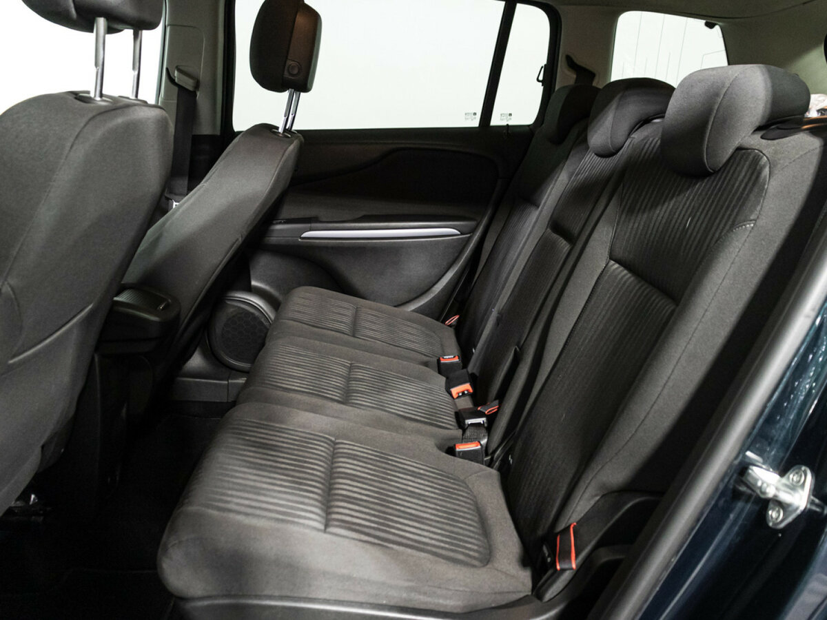Opel Zafira с пробегом — 2013 год. Фото: #9