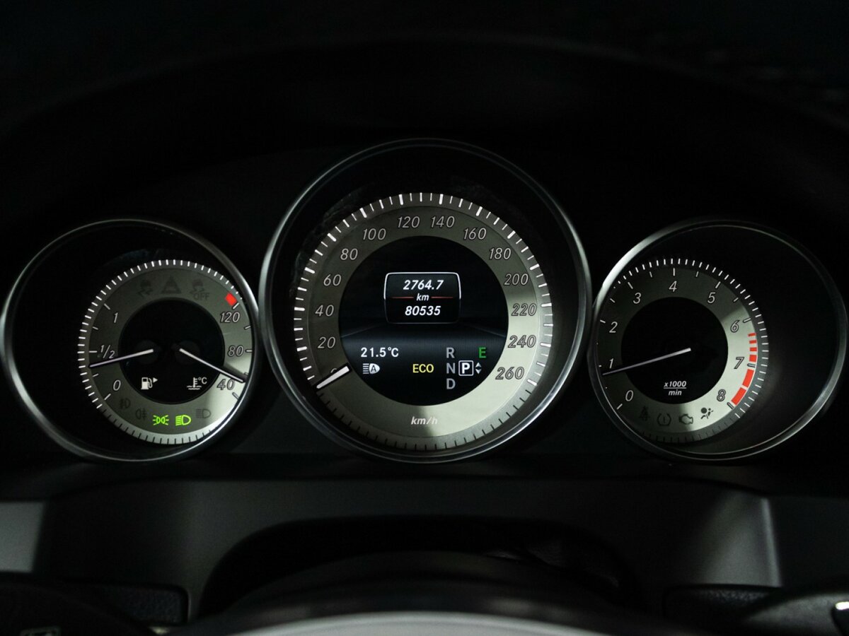 Mercedes-Benz E-Класс с пробегом — 2014 год. Фото: #11