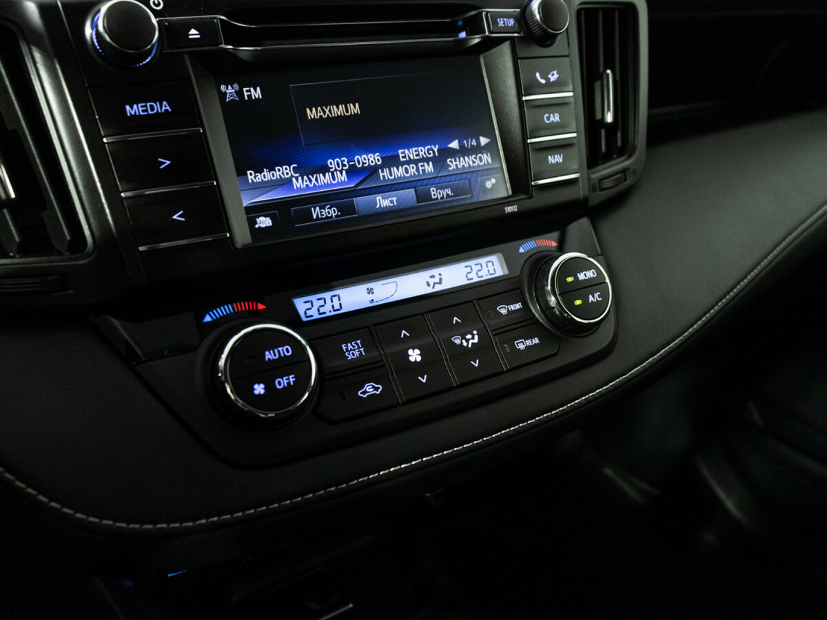 Toyota RAV4 с пробегом — 2016 год. Фото: #14