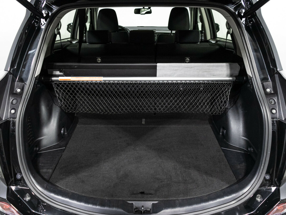 Toyota RAV4 с пробегом — 2016 год. Фото: #16