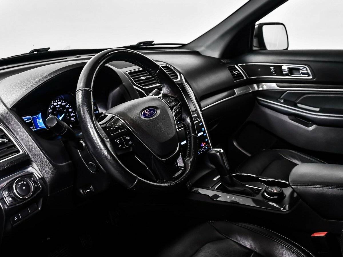 Ford Explorer с пробегом — 2018 год. Фото: #9