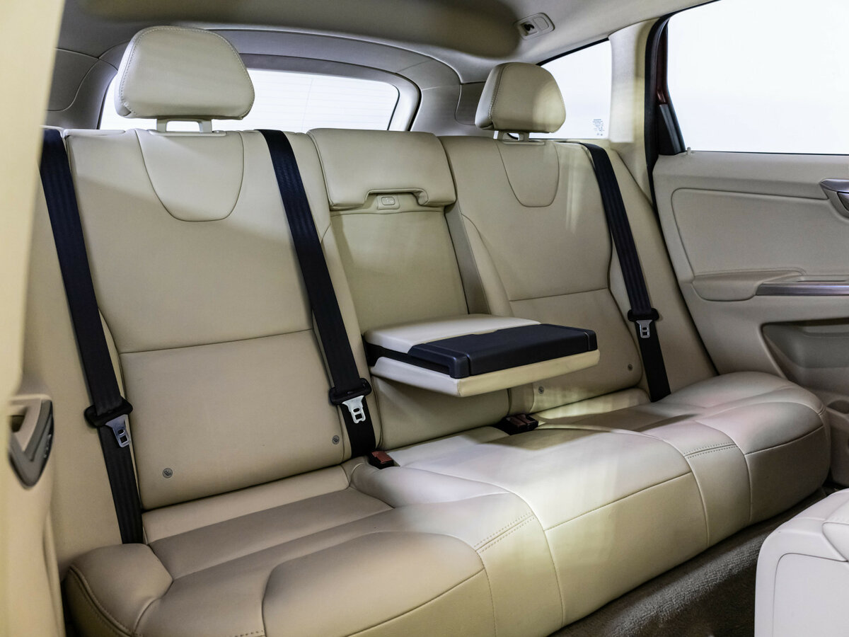 Volvo XC60 с пробегом — 2014 год. Фото: #15