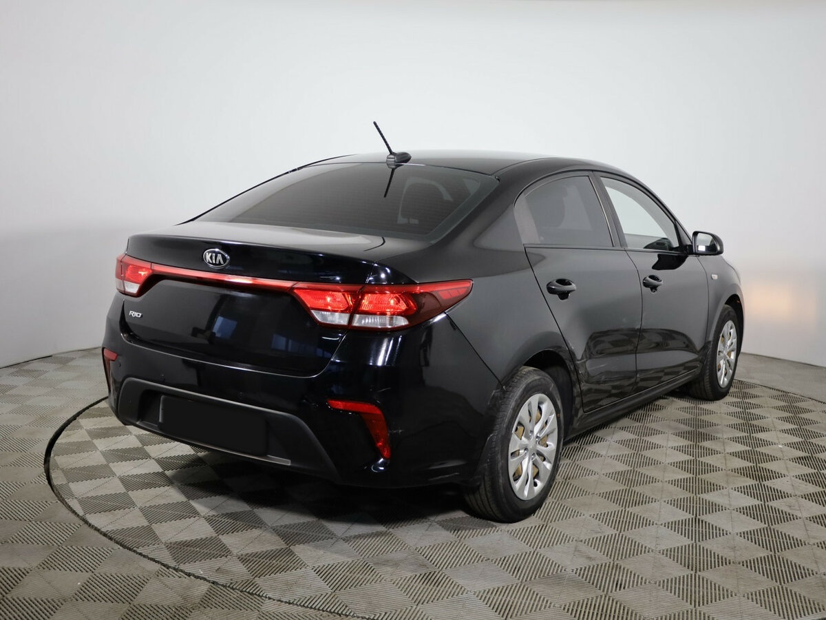 Kia Rio с пробегом — 2017 год. Фото: #4