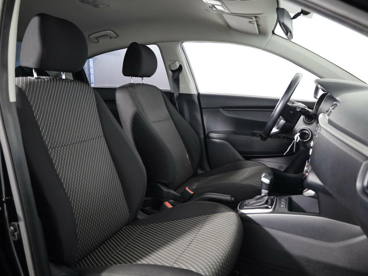 Kia Rio с пробегом — 2017 год. Фото: #11