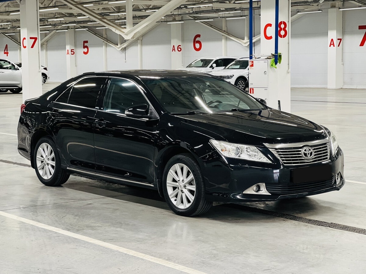 Toyota Camry с пробегом — 2013 год. Фото: #2