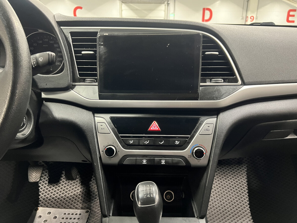 Hyundai Elantra с пробегом — 2016 год. Фото: #14