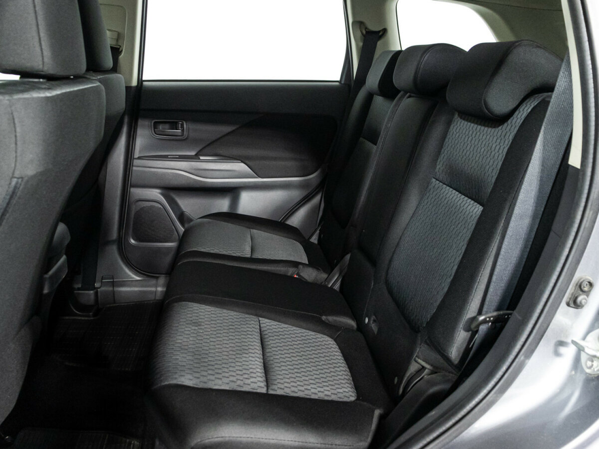 Mitsubishi Outlander с пробегом — 2013 год. Фото: #9