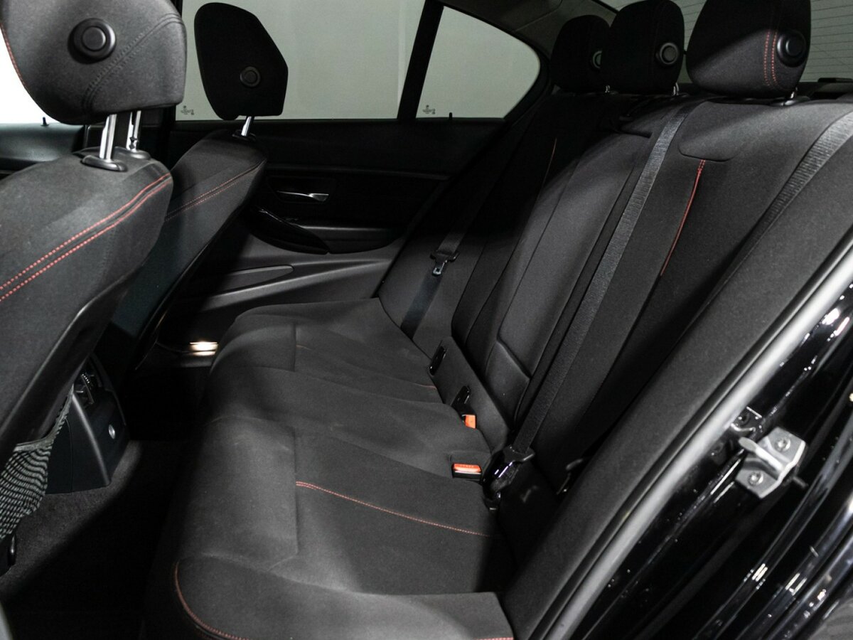 BMW 3 серии с пробегом — 2013 год. Фото: #8