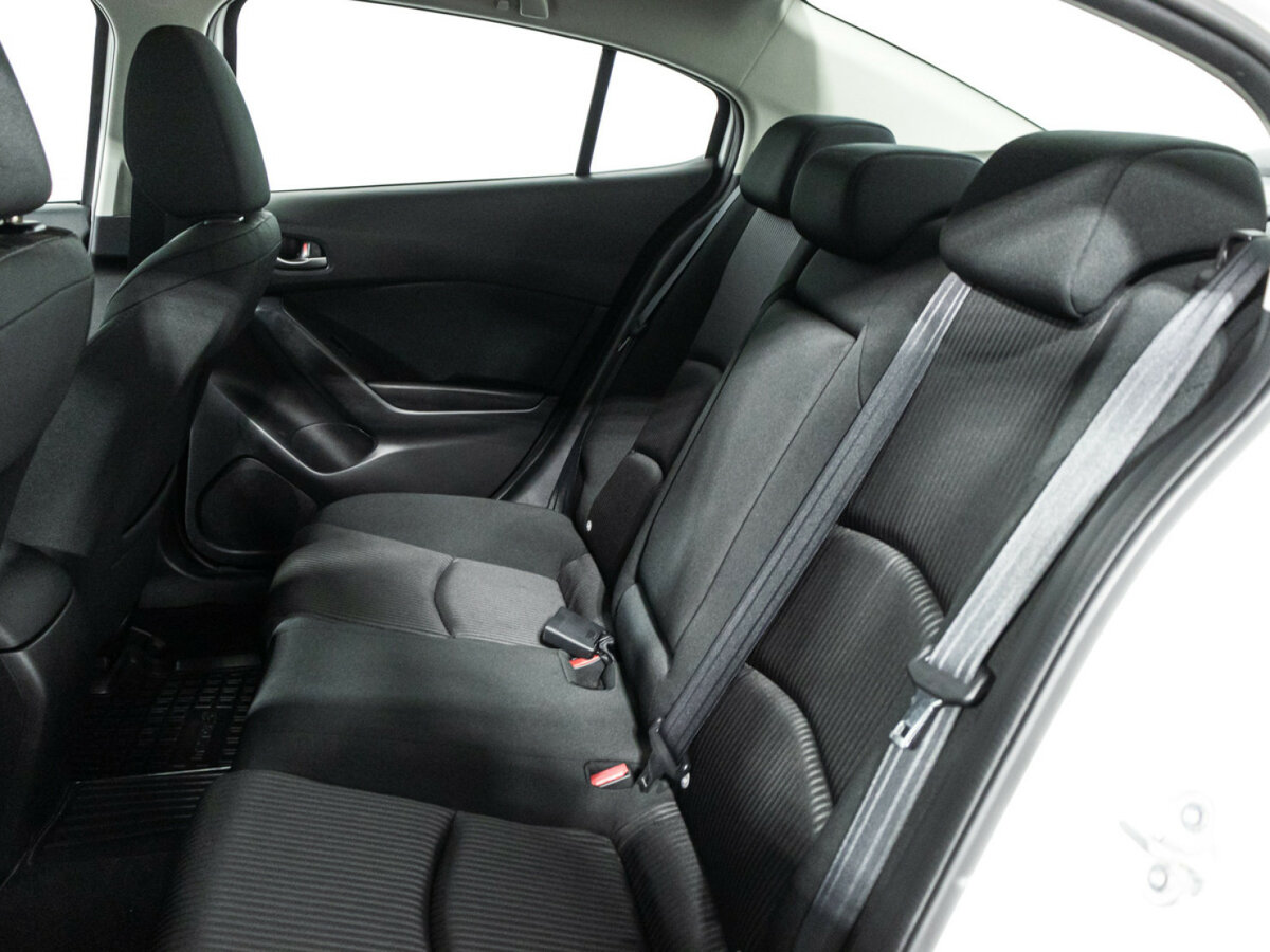 Mazda 3 с пробегом — 2014 год. Фото: #9