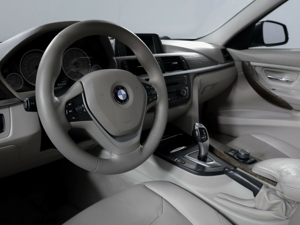 BMW 3 серии с пробегом — 2012 год. Фото: #10